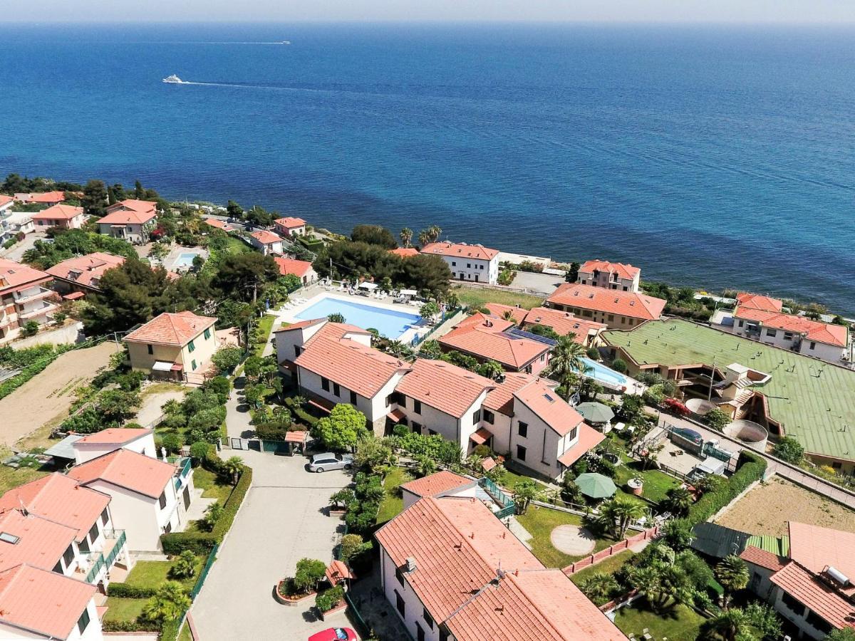 Apartment Le Margherite - Slr261 By Interhome Costarainera Dış mekan fotoğraf
