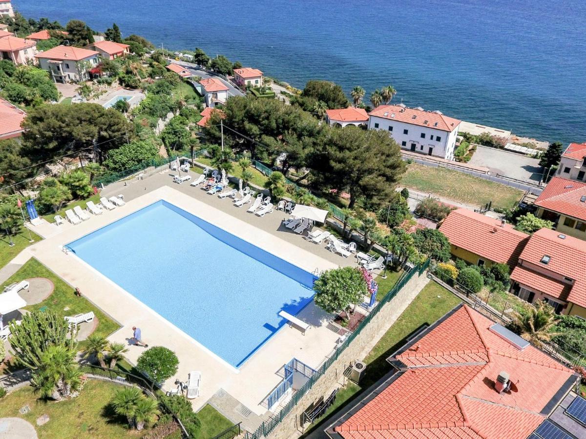 Apartment Le Margherite - Slr261 By Interhome Costarainera Dış mekan fotoğraf