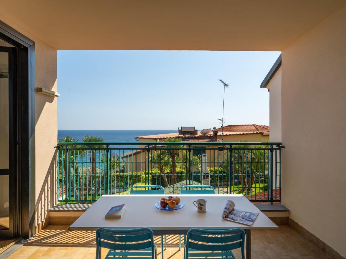 Apartment Le Margherite - Slr261 By Interhome Costarainera Dış mekan fotoğraf